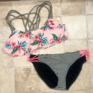 O'RAGEOUS pink/black/ white stripe top string side bottom Women’s Medium